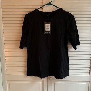 Black L T shirt
